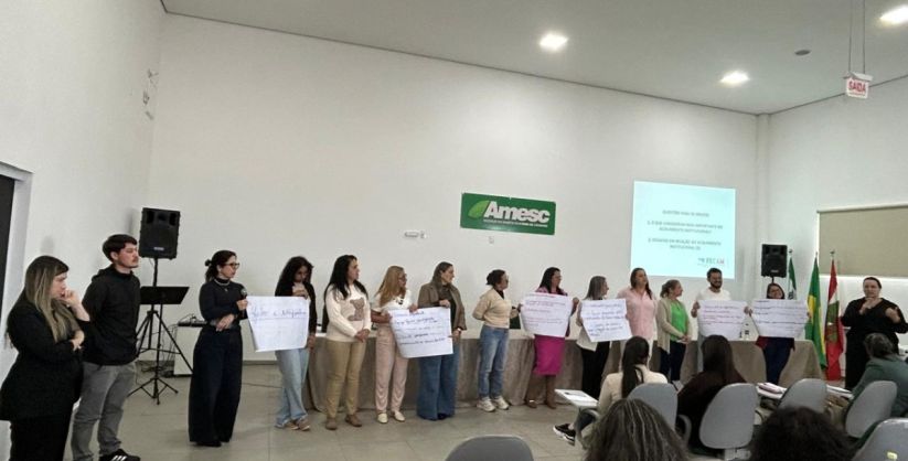 AMESC promove formação para educadores sociais e equipes técnicas dos serviços de acolhimento