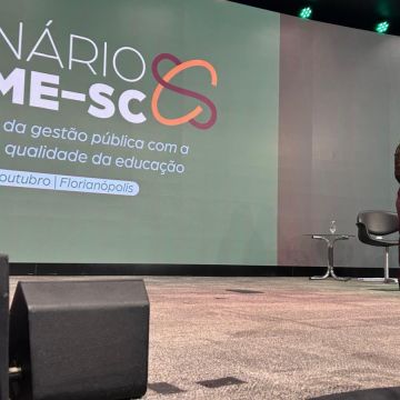 Projeto de Balneário Arroio do Silva é selecionado e apresentado em seminário estadual de educação