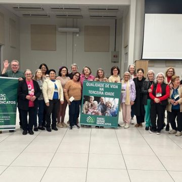 Treinamento aborda qualidade de vida na melhor idade em Araranguá