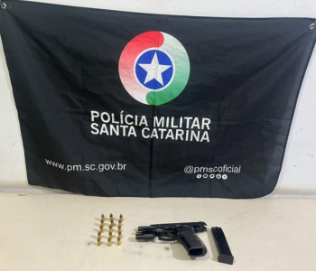 Homem é preso após perseguição policial e apreensão de pistola em São João do Sul