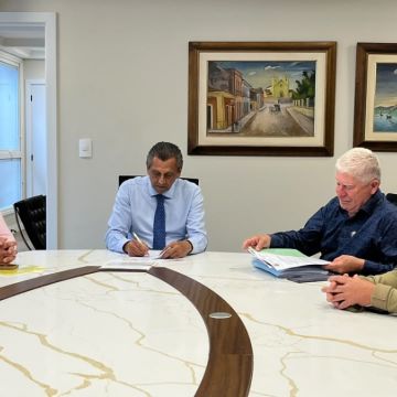 Em busca de recursos para segurança pública, infraestrutura e saúde em visita à Alesc