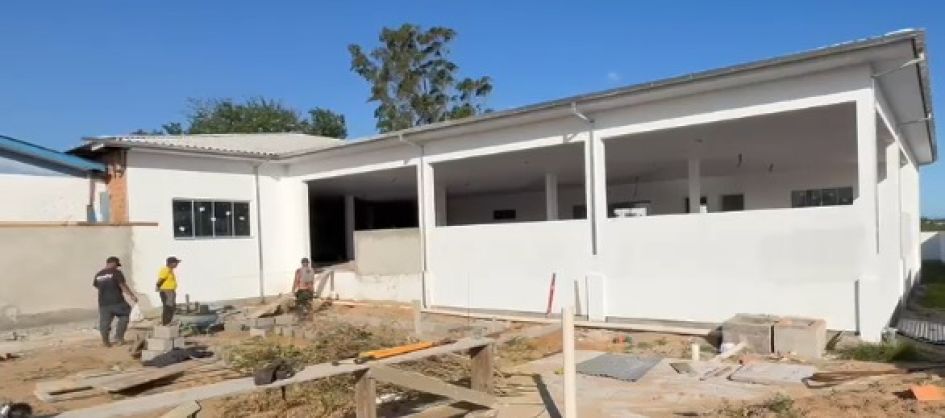 Prefeito acompanha avanço das obras na E.E.F. Lagoão, em ...