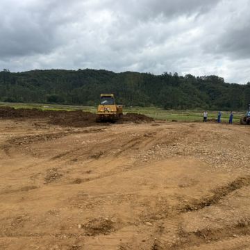 Meleiro prepara terreno para construção de 12 moradias do programa Casa Catarina