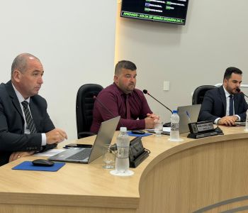 Arroio do Silva: Câmara aprova licença do prefeito Jorge Freitas e Pedrinho Coelho assume a Prefeitura na próxima semana