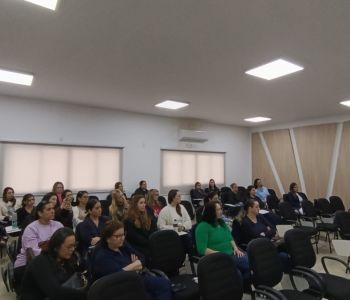 Encontro em Araranguá qualifica profissionais da Atenção Primária à Saúde
