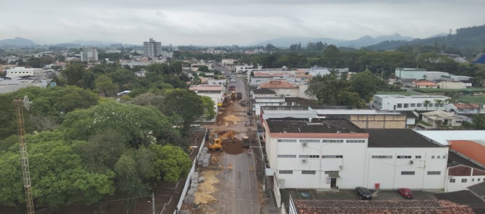 Prefeitura de Turvo acompanha andamento das obras de revita...
