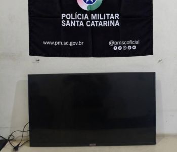 Homem é preso após furtar televisão de residência em Araranguá