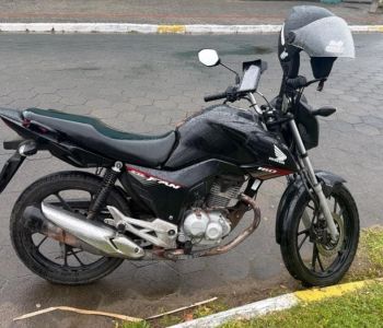 Motocicleta com registro de furto é recuperada em Balneário Arroio do Silva