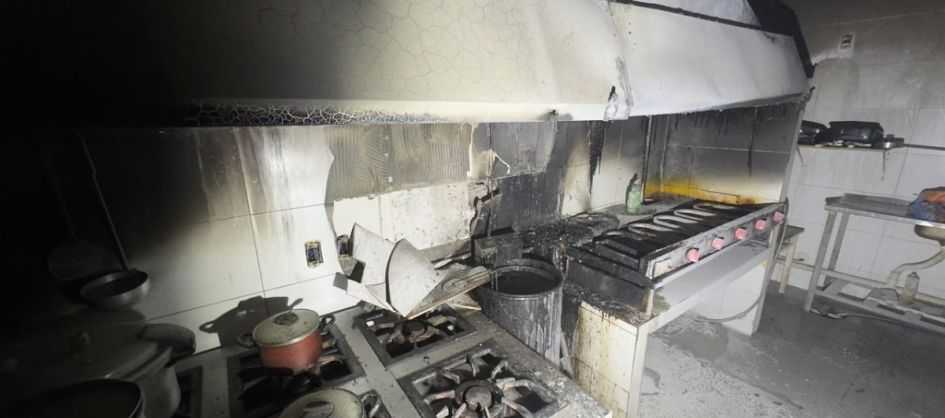 Incêndio em fritadeira de restaurante mobiliza Corpo de Bo...