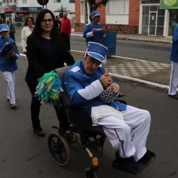 Mais de 4.500 pessoas desfilaram em Araranguá