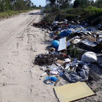 Prefeitura do Arroio repudia atitude de quem joga lixo na estrada geral do CT