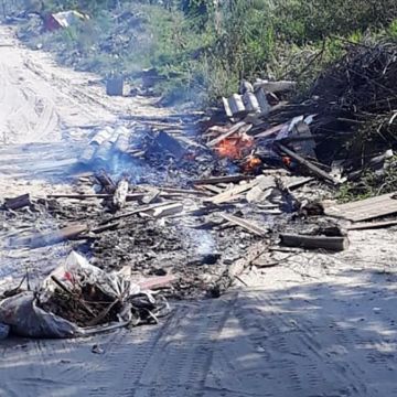 Prefeitura do Arroio repudia atitude de quem joga lixo na estrada geral do CT