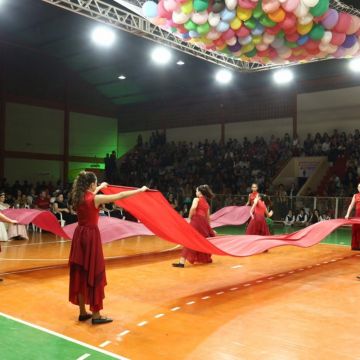 Mais de 300 crianças e jovens se apresentam no Dia de Espetáculo em Forquilhinha
