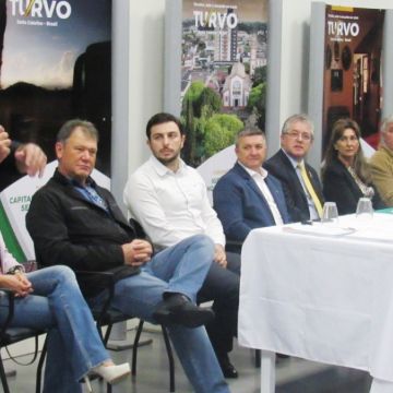 Turvo aperfeiçoa comerciantes para a acolhida de Turistas