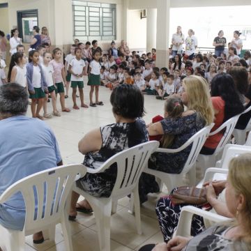 Projeto une alunos e seus avós na Escola Professor Jakob Arns em Forquilhinha