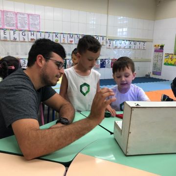 Jogos educativos são criados por acadêmicos para turminhas do Infantil