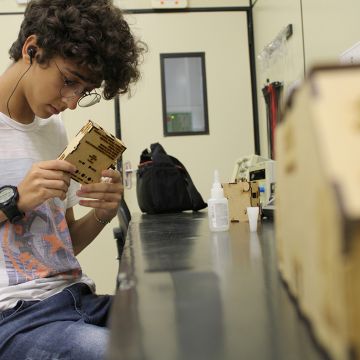 Aulas de robótica incentivam o empreendedorismo e a inovação em Criciúma 