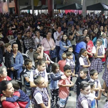 Papai Noel e banda encantam o público na abertura do Natal Iluminado em Forquilhinha
