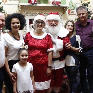 Papai Noel e banda encantam o público na abertura do Natal Iluminado em Forquilhinha