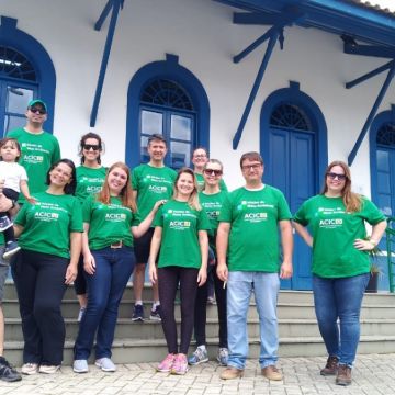 Primeira caminhada ecológica recolhe meia tonelada de resíduos 