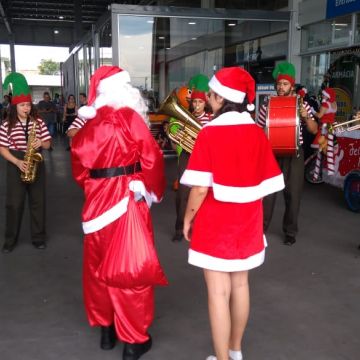 Papai Noel recebe chave da cidade