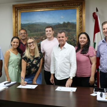 Conselheiros tutelares são empossados em cerimônia na Prefeitura de Nova Veneza 