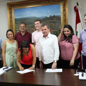 Conselheiros tutelares são empossados em cerimônia na Prefeitura de Nova Veneza 