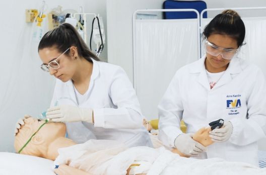 FVA oferece bolsas de estudo