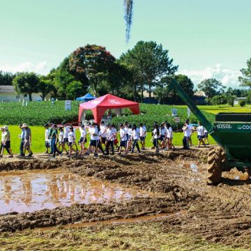 Sicoob Credisulca leva cooperativismo de crédito ao maior evento rural de Turvo/SC