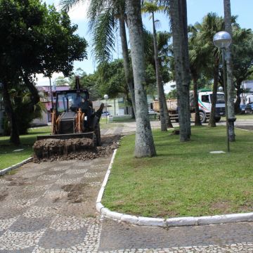 Praça Frei Eusébio está passando por revitalização