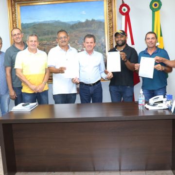 Prefeito Frigo assina três ordens de serviços em Nova Veneza