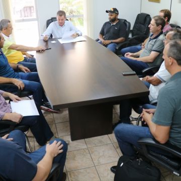 Prefeito Frigo assina três ordens de serviços em Nova Veneza