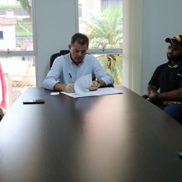 Prefeito Frigo assina três ordens de serviços em Nova Veneza