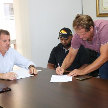 Prefeito Frigo assina três ordens de serviços em Nova Veneza