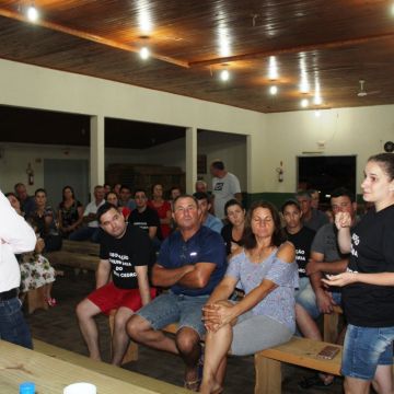 Moradores conhecem projeto de pavimentação de acesso ao Cedro