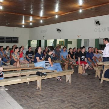 Moradores conhecem projeto de pavimentação de acesso ao Cedro