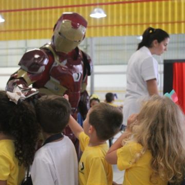 De casa nova e com instalações futuristas, Colégio Futurão recepciona alunos