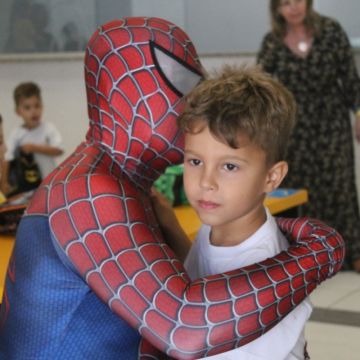 De casa nova e com instalações futuristas, Colégio Futurão recepciona alunos