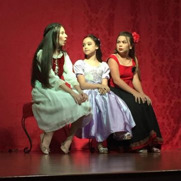 Domingo é dia de teatro