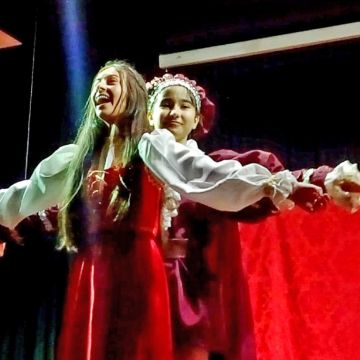 Domingo é dia de teatro