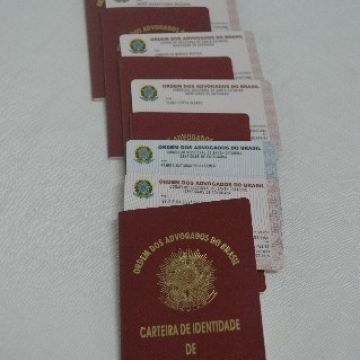 Novos Advogados recebem carteira da OAB 