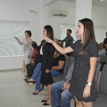 Novos Advogados recebem carteira da OAB 