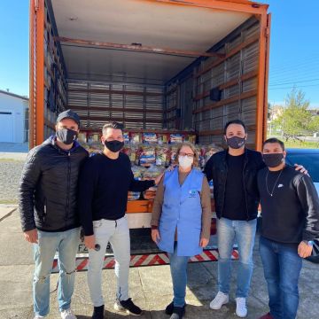 Live em parceria com mailling lagoa e Jeito louco arrecada 8 tonelada de alimentos