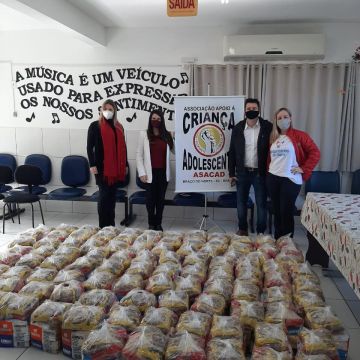 Live em parceria com mailling lagoa e Jeito louco arrecada 8 tonelada de alimentos