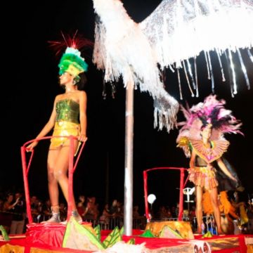 Carnagaivota toma conta da avenida