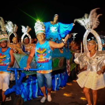 Carnagaivota toma conta da avenida