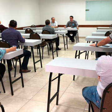 Igor Batista firma compromisso de desburocratizar Araranguá