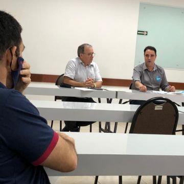 Igor Batista firma compromisso de desburocratizar Araranguá