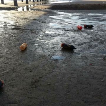 Lixo alarmante em Plataforma de Pesca