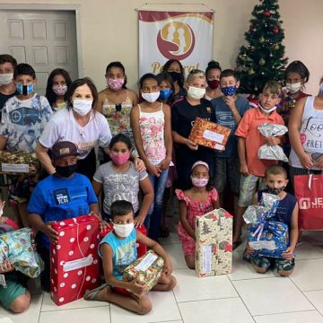 Entrega dos presentes arrecadados da campanha Natal Solidário Autoprosul